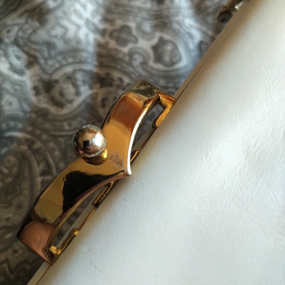 Vintage white leather purse - Picture 2 of 5